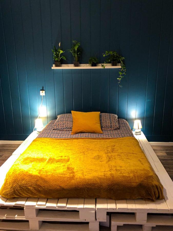 Chambre Double Avec Salle De Bain Privative コニャック エクステリア 写真